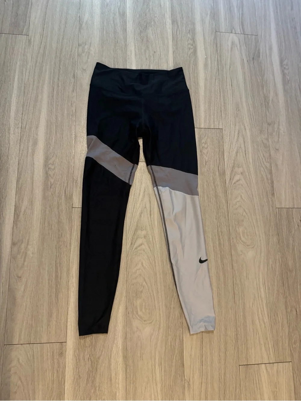 Nike women color block training tights